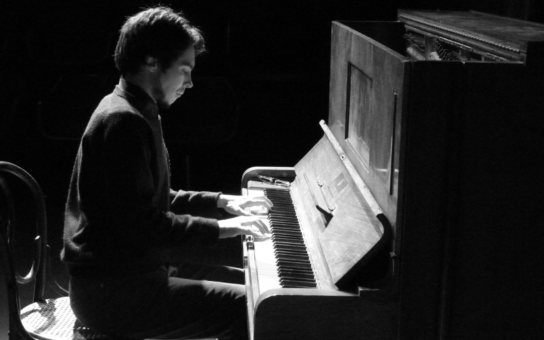 Piano y palabras en escena